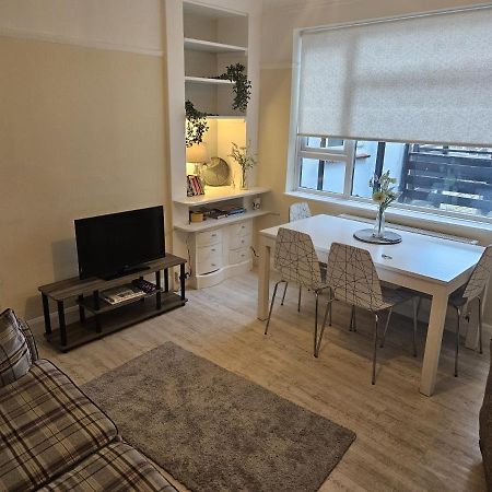Leigh-On-Sea Retreat - 2 Bedroom Apartment Ngoại thất bức ảnh