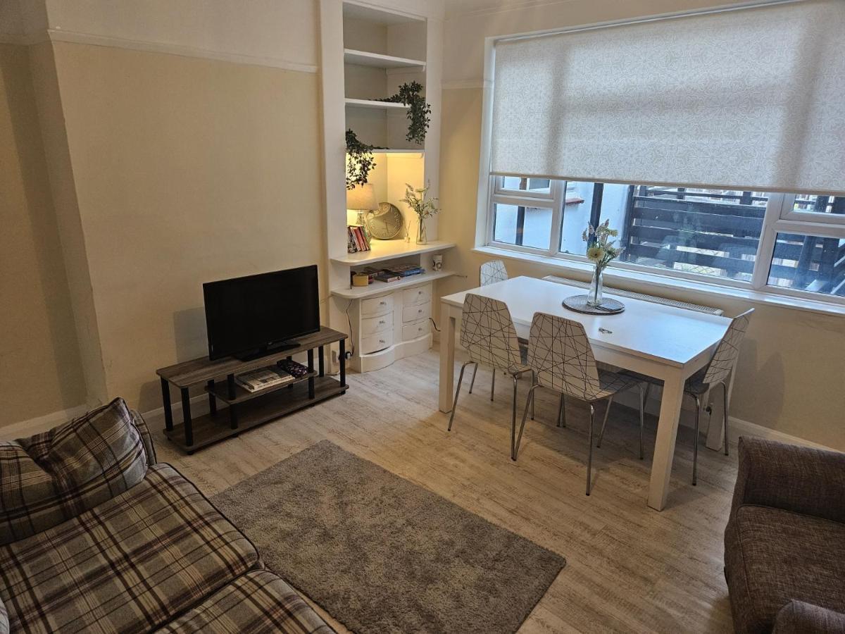 Leigh-On-Sea Retreat - 2 Bedroom Apartment Ngoại thất bức ảnh